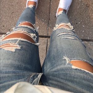 AMERICAN EAGLE JEANS